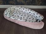 Babynestje oud roze / pastel veertjes, Ophalen, Zo goed als nieuw