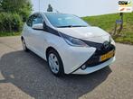 Toyota Aygo 1.0 VVT-i x-play,Navi,Camera,Airco, Voorwielaandrijving, Stof, Gebruikt, 4 stoelen