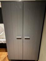 Grijze Kledingkast van Woood, Ophalen, Gebruikt, 100 tot 150 cm, Met lade(s)