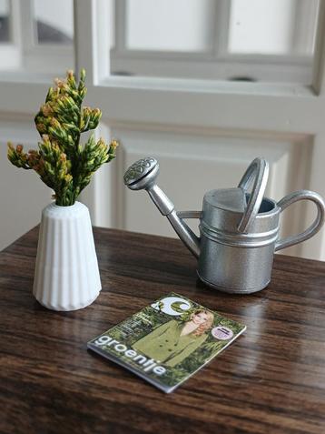 Vaasje met bloemetjes poppenhuis beschikbaar voor biedingen