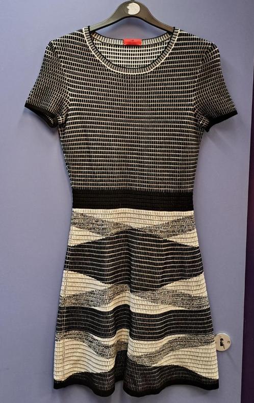 Hugo Boss jurk dikkere stof zwart wit geprint mt XS nr 44313, Kleding | Dames, Jurken, Zo goed als nieuw, Maat 34 (XS) of kleiner