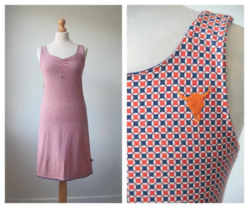 JRKJS - leuke jurk van halsoverkop / rood / maat S, Kleding | Dames, Jurken, Zo goed als nieuw, Maat 36 (S), Rood, Boven de knie