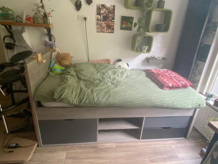 bed - half hoogslaper, Huis en Inrichting, Slaapkamer | Bedden, Gebruikt, Eenpersoons, 90 cm, 200 cm, Hout, Grijs, Ophalen