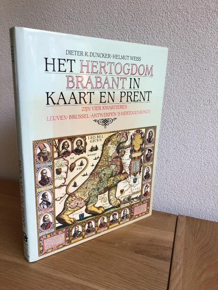 Het Hertogdom Brabant in Kaart en Prent 1e druk 1983, Boeken, Atlassen en Landkaarten, Zo goed als nieuw, Overige atlassen, Nederland