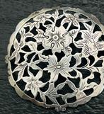 Antieke zilveren broche Niekerk zwaardje 6 x6 cm, Verzenden, Zo goed als nieuw, Zilver