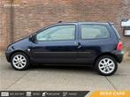 Renault Twingo 1.2-16V Initiale·Pano·Airco·Leer, Auto's, Renault, 4 cilinders, Bedrijf, Handgeschakeld, 820 kg