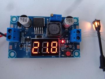 Spanningregelaar met voltmeter voor de treinbaan DC/DC