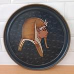 Wandbord met Egyptische koning. Rond. Diameter: 29 cm., Antiek en Kunst, Antiek | Wandborden en Tegels, Ophalen of Verzenden