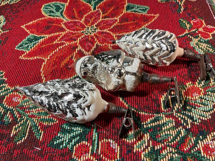 3 stuks hele oude kerstballen op knijper, Diversen, Kerst, Gebruikt, Ophalen of Verzenden