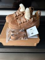 Ugg Lowmel Chestnut 40, Kleding | Dames, Schoenen, UGG, Bruin, Nieuw, Ophalen of Verzenden