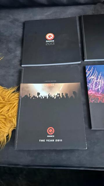 Qdance Jaarboekjes - Feestfoto's! beschikbaar voor biedingen