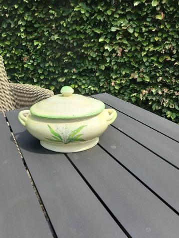 Leuke terrine, puntgaaf  beschikbaar voor biedingen