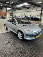 Peugeot 206 2.0 16V CC 2001 Grijs Cabrio, Auto's, 47 €/maand, Origineel Nederlands, Te koop, Zilver of Grijs