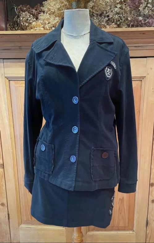 Sportief netjes blazer met rok maat 42, Kleding | Dames, Jasjes, Kostuums en Pakken, Zo goed als nieuw, Maat 38/40 (M), Zwart