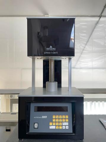 Tandtechniek porselein/persoven Dekema Austromat 3001 beschikbaar voor biedingen