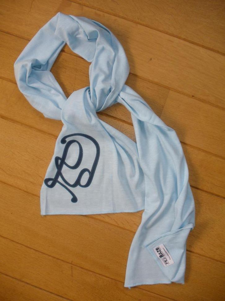 RAZE sjaal licht blauw - nieuw -, Kleding | Dames, Mutsen, Sjaals en Handschoenen, Nieuw, Sjaal, Maat 46/48 (XL) of groter, Ophalen of Verzenden