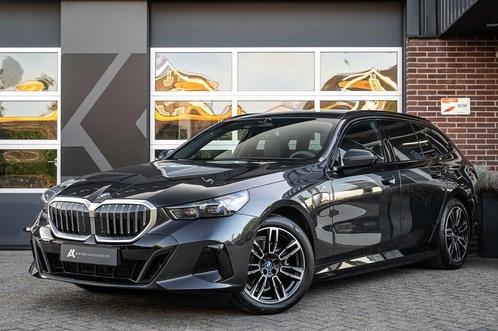 BMW 5 Serie 530e xDrive M Sport | Panorama | Trekhaak | Adap, Auto's, BMW, Bedrijf, Te koop, 5-Serie, 4x4, Achteruitrijcamera