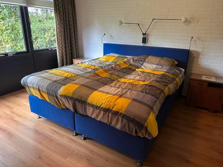 Tweepersoonsbed - Netjes & Schoon, Huis en Inrichting, Slaapkamer | Bedden, Gebruikt, Tweepersoons, 160 cm, 200 cm, Stof, Blauw