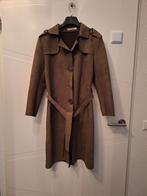 Suedine mantel met ceintuur in de kleur mosgroen  maat 34/36, Ophalen of Verzenden, Zo goed als nieuw, Maat 34 (XS) of kleiner
