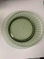 12 glazen borden Neerlandia Copier Leerdam zilvergroen, Antiek en Kunst, Antiek | Glas en Kristal, Ophalen