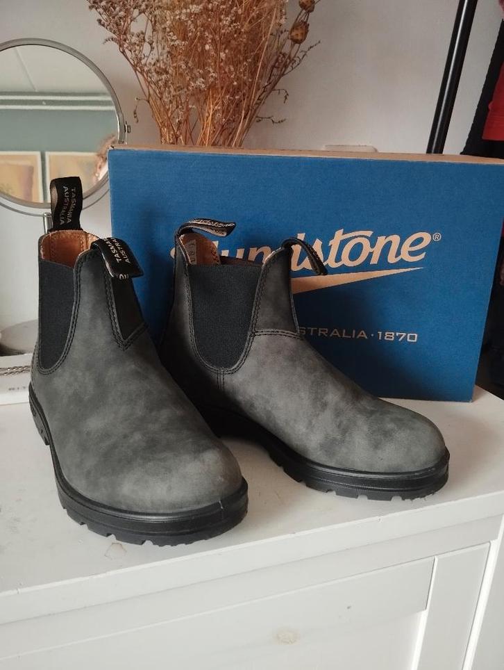 Blundstones Classic maat 36 (3.5), Kleding | Dames, Schoenen, Zo goed als nieuw, Lage of Enkellaarzen, Grijs, Ophalen of Verzenden