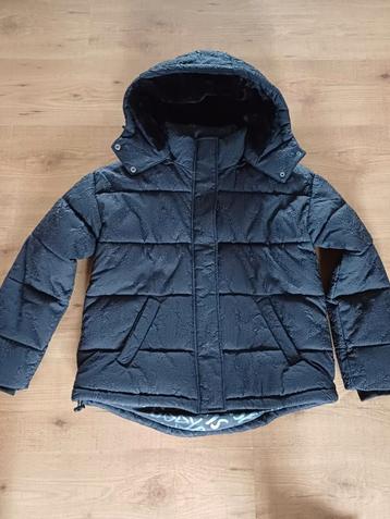 Desigual zwarte winterjas met reliëf print maat M  beschikbaar voor biedingen