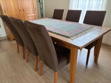 Landelijke Eettafel + 6 stoelen beschikbaar voor biedingen