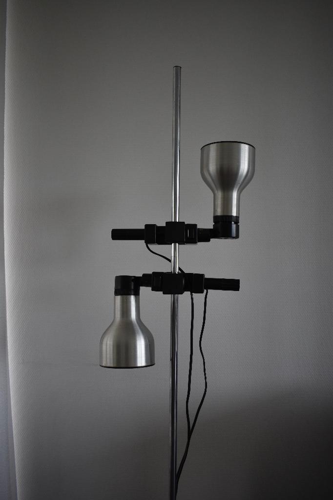 Philips retro vintage vloerlamp met 2 kappen design jrn 70, Huis en Inrichting, Lampen | Vloerlampen, Gebruikt, 150 tot 200 cm