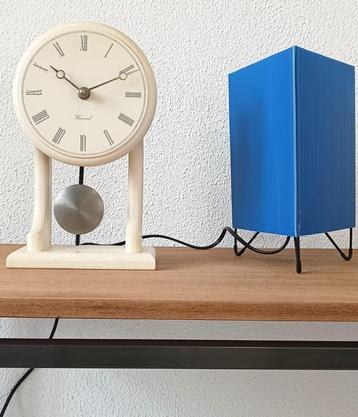 houten Warmink tafelklok  met elektro magnetisch uurwerk  beschikbaar voor biedingen
