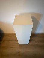 Witte sokkel / zuil, Huis en Inrichting, Woonaccessoires | Zuilen en Pilaren, Ophalen, Zo goed als nieuw
