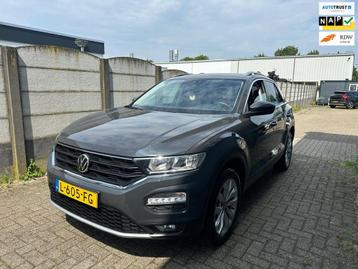 Volkswagen T-Roc 1.5 TSI Style Business AIRCO/ NAVI/ CAMERA! beschikbaar voor biedingen
