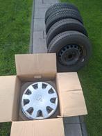 Winterbanden met velgen en wieldoppen Pirelli 175/65 R14, Auto-onderdelen, Ophalen, 14 inch, Gebruikt, 175 mm