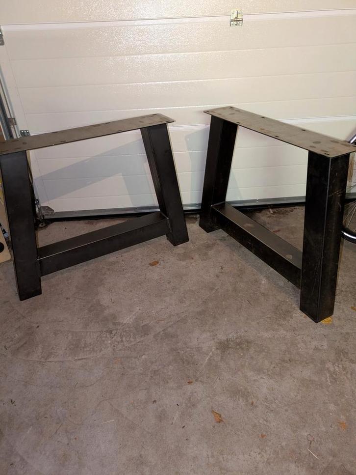 Stalen poten voor tafel. Metalen onderstel., Huis en Inrichting, Tafelonderdelen, Zo goed als nieuw, Tafelpoot, 50 tot 100 cm