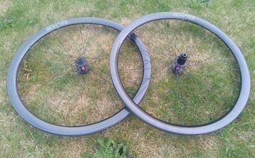 DT Swiss 240 / Duke carbon wielset  beschikbaar voor biedingen