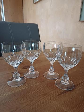 4 kristallen glazen beschikbaar voor biedingen