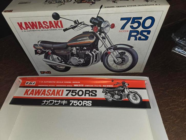 Nagano 1/8 schaalmodelbouwdoos.   Kawasaki 750 RS., Hobby en Vrije tijd, Modelbouw | Auto's en Voertuigen, Auto, Groter dan 1:32