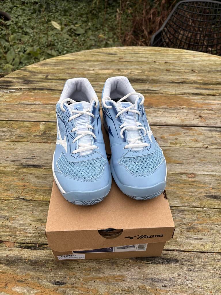 Nieuwe blauwe tennisschoenen in doos. Maat 41. Mizuno., Ophalen of Verzenden, Nieuw