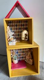 Vintage houten poppenhuis kijkkastje huisje en Maileg behang, Ophalen of Verzenden, Zo goed als nieuw, Poppenhuis