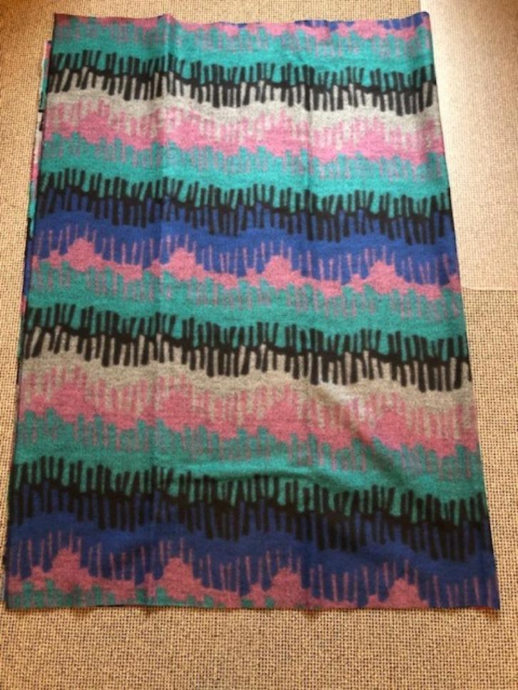 lap stof deels wol warm NIEUW, Hobby en Vrije tijd, Stoffen en Lappen, Nieuw, Overige materialen, 120 cm of meer, 30 tot 200 cm