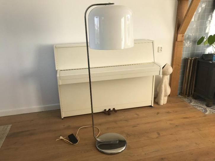Vloerlamp lamp Guzzini Alvise Luigi Massoni design vintage, Huis en Inrichting, Lampen | Vloerlampen, Zo goed als nieuw, 150 tot 200 cm