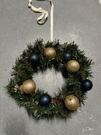 Kerstkrans met gouden en blauwe ballen, Huis en Inrichting, Woonaccessoires | Kransen, Ophalen of Verzenden, Zo goed als nieuw