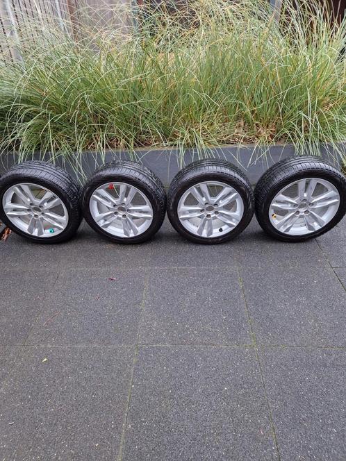 winterbanden 235-45-17, Auto-onderdelen, Banden en Velgen, Banden en Velgen, Winterbanden, 17 inch, 235 mm, Personenwagen, Gebruikt