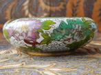 Mooie oude Chinese asbak van cloisonne met bloemen 10,2 cm.