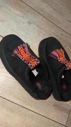 Ugg pantoffel maat 37 zo goed als nieuw, Ophalen of Verzenden, Zo goed als nieuw, Zwart