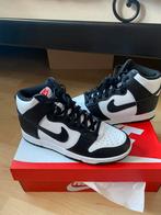 Nike Dunk High Panda - Zwart/Wit - Maat 38,5, Kleding | Dames, Schoenen, Ophalen of Verzenden, Nieuw, Zwart, Sneakers of Gympen