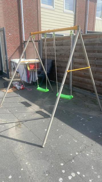 Schommel beschikbaar voor biedingen