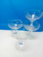 4 Glazen Coupe's van 10cm rond en 11cm hoog., Verzamelen, Ophalen of Verzenden, Zo goed als nieuw, Overige typen