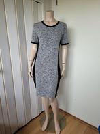 Calvin Klein jurk grijs maat M/38, Kleding | Dames, Jurken, Maat 38/40 (M), Ophalen of Verzenden, Zo goed als nieuw, Knielengte