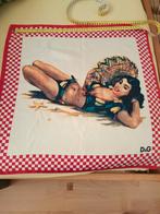 Sjaal D&G met "pin up" jaren 50, Ophalen of Verzenden, Zo goed als nieuw, Maat 46/48 (XL) of groter, Sjaal