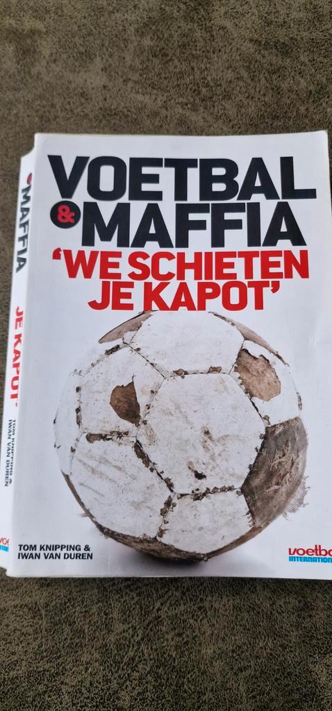 Voetbal & Maffia - Voetbal International, Boeken, Sportboeken, Gelezen, Balsport, Ophalen of Verzenden